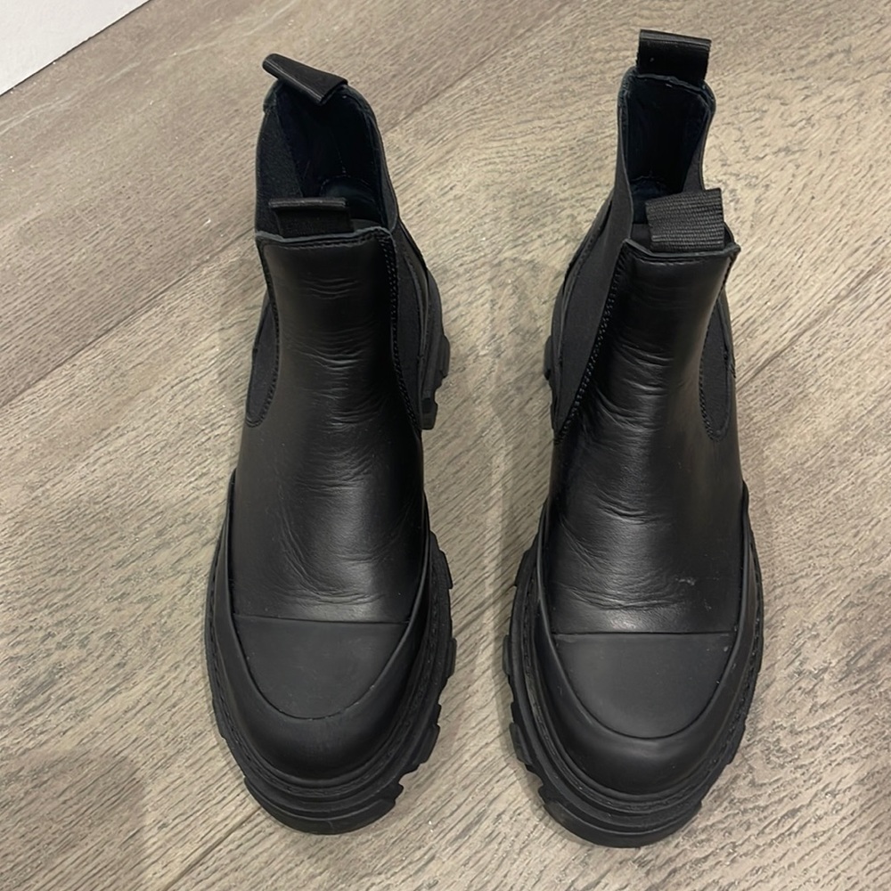 Ganni black boots size 38 worn twice